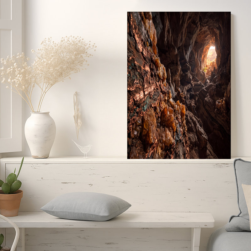 Intérieur de la grotte avec cristaux ambrés et toile de soleil, H 20 po x l 30 po