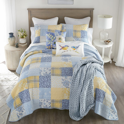 Donna Sharp Spring Flowers 2pc Cotton Quilted Twin Bedding Set Set