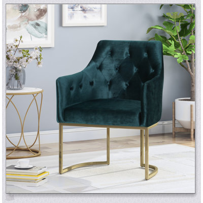 Canapé confortable en bois franc avec rangement intégré et ressorts de qualité pour une détente et une vie sans encombrement