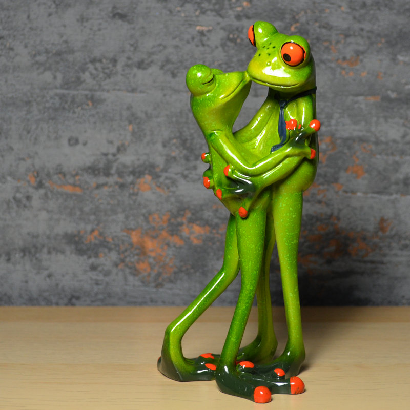 Figurines & Sculptures