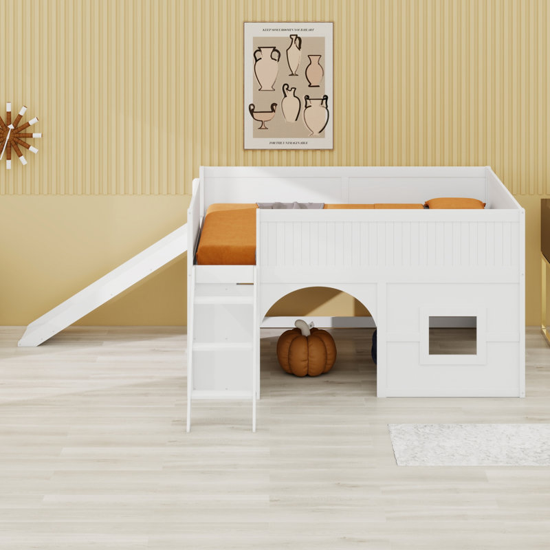 Lit mezzanine bas en bois avec tablettes de rangement et glissade, porte et fenêtre, Blanc