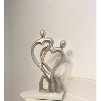 Kissing Couple Sculpture