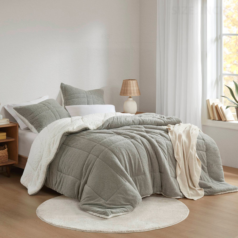Ensemble d'édredon luxueux pour lit, offrant confort et style., Édredon double + 2 taies décoratives standards