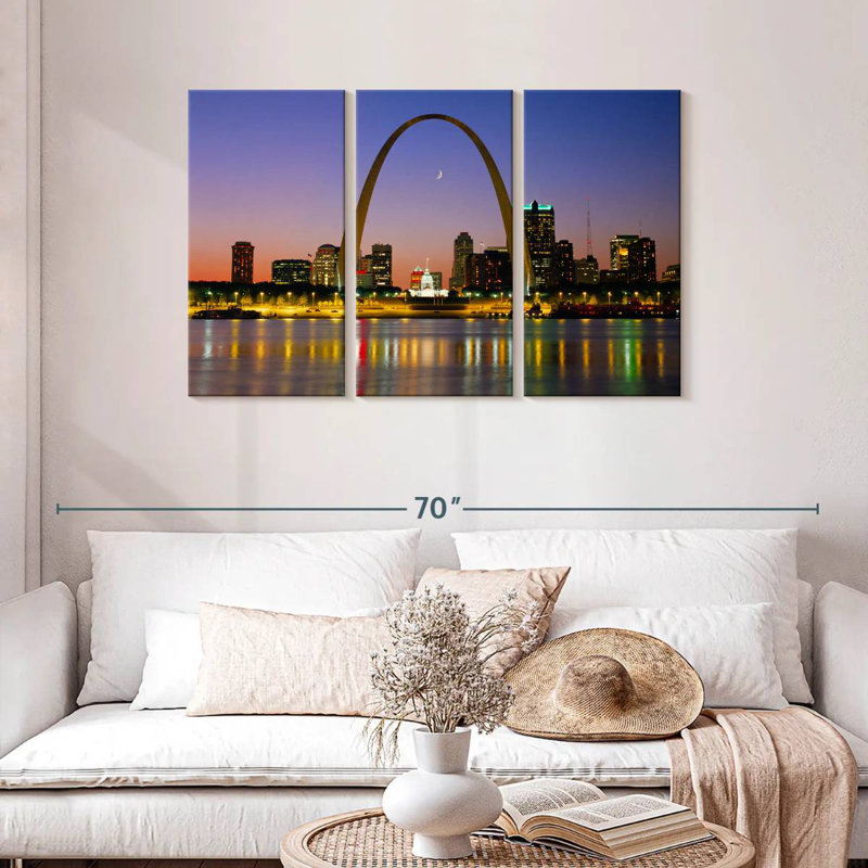 Rorry Gateway Arch At Twilight, 28" H x 45" W