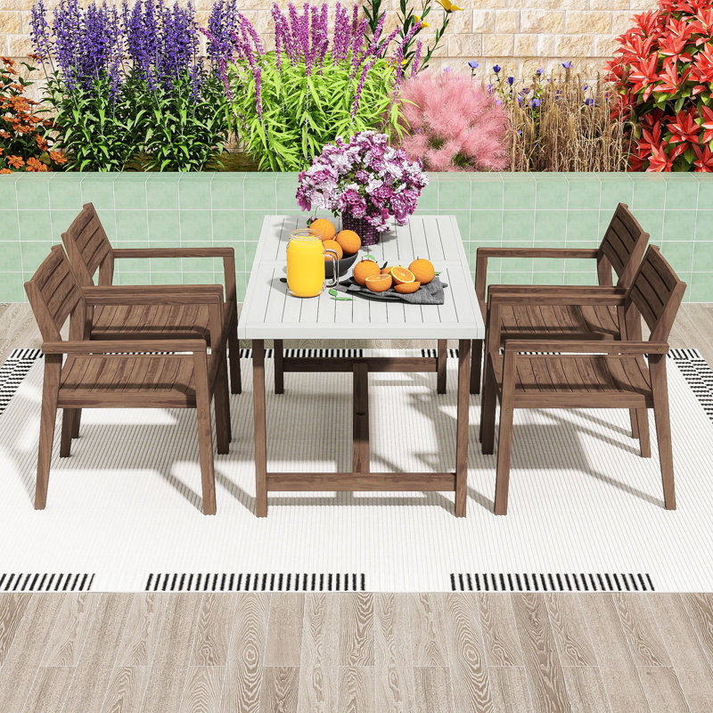 Ensemble repas en bois cinq pièces avec quatre chaises et une table de parasol rectangulaire, Brun clair / gris clair