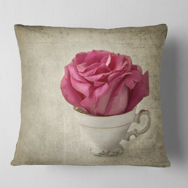 Photographie de rose rouge en coupe - coussin à imprimé floral, 18 po x 18 po, Coussin décoratif