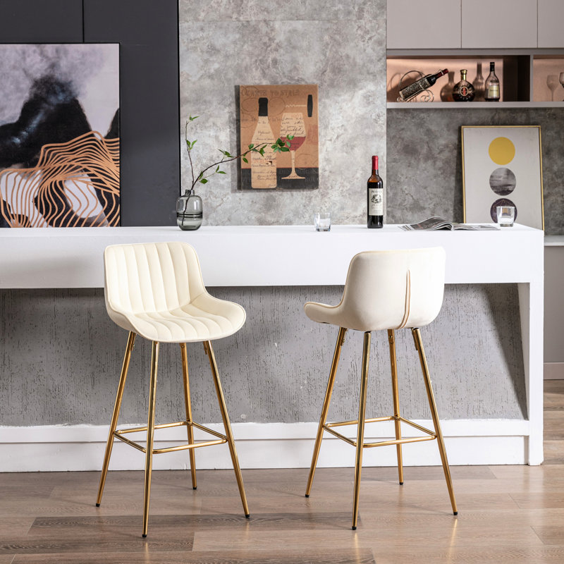 De 2 tabourets de bar de 30 po, tabouret de comptoir en velours crème, pieds dorés, repose-pieds, chaise conventionnelle rembourrée de mousse