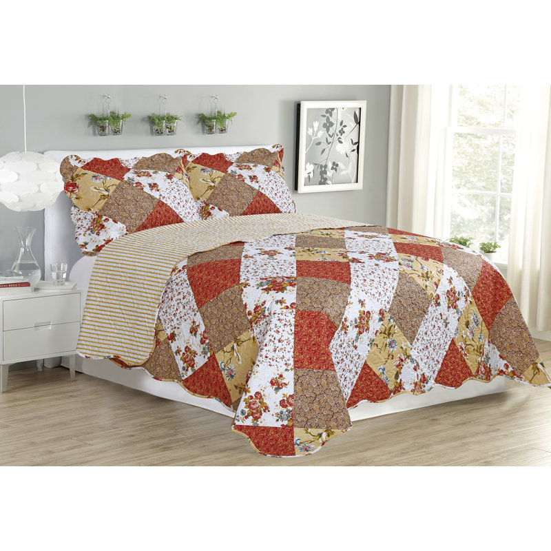 Jennifer Polyester Floral Quilt, King Quilt + 2 King Shams