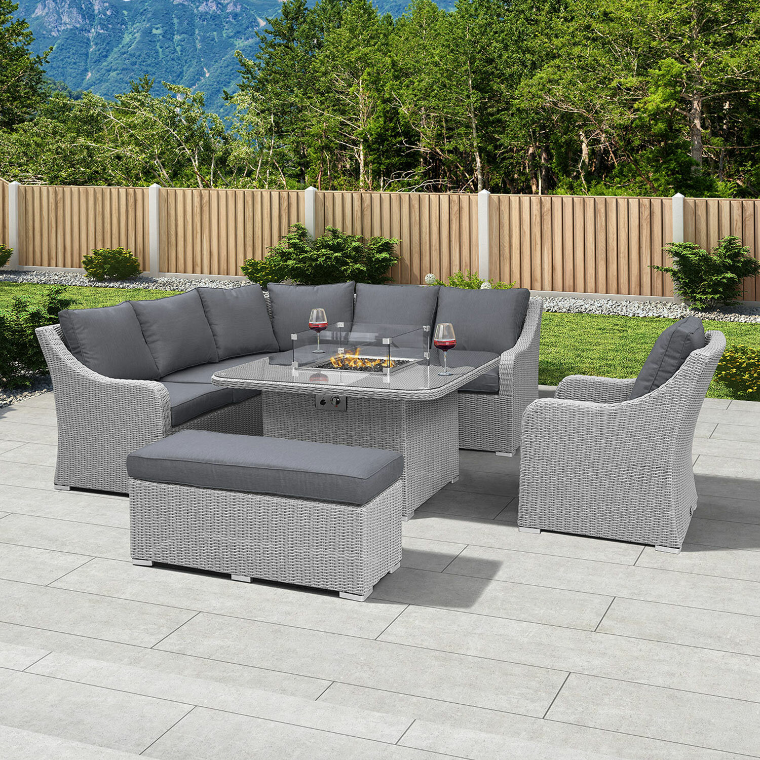 Outdoor seating with sunbrella outlet cushions