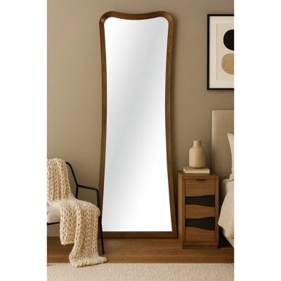 Miroir pleine grandeur avec finition naturelle chaleureuse et cadre en bois d'eucalyptus, placement polyvalent pour la configuration de meubles de chambre à coucher, 36 po de profondeur, 2,3 largeur, 78 chambres à silhouette incurvée, 84,02 lb