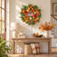 Couronne d'eucalyptus d'automne 26 po avec baies oranges pour décor de porte d'entrée