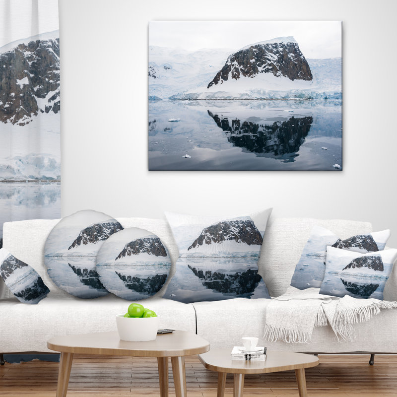Snowcap Hill en Antarctique - oreiller imprimé Sea & Shore, 16 po x 1 po, Coussin décoratif