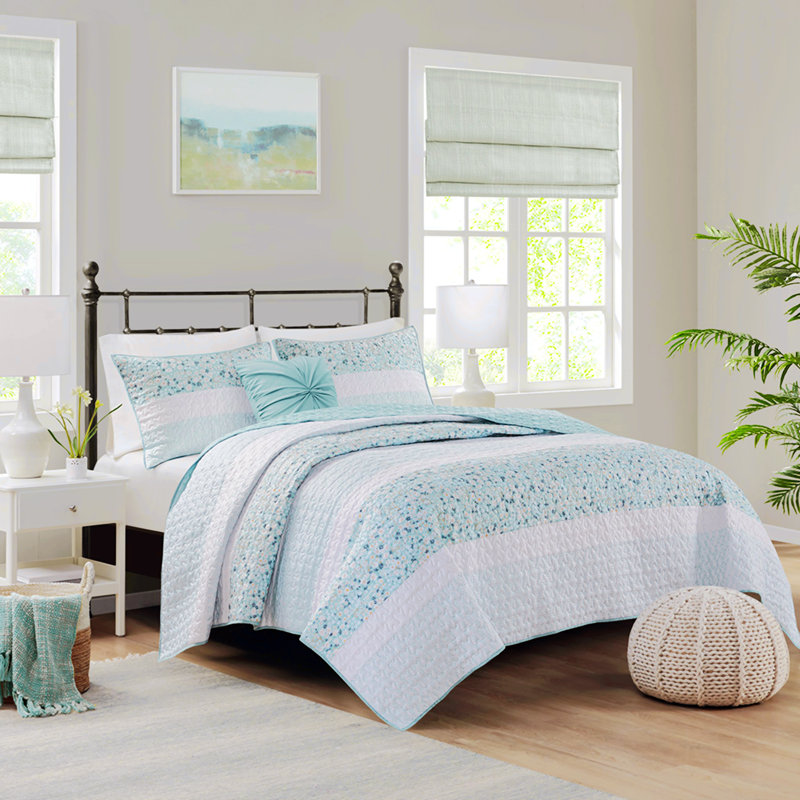 Polyester Machine Woven Floral Quilt, Queen Quilt + 2 Pillowcases, Aqua Floral