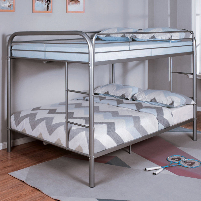 Lit superposé argenté double au-dessus de métal contemporain avec pièce de finition de chambre à coucher