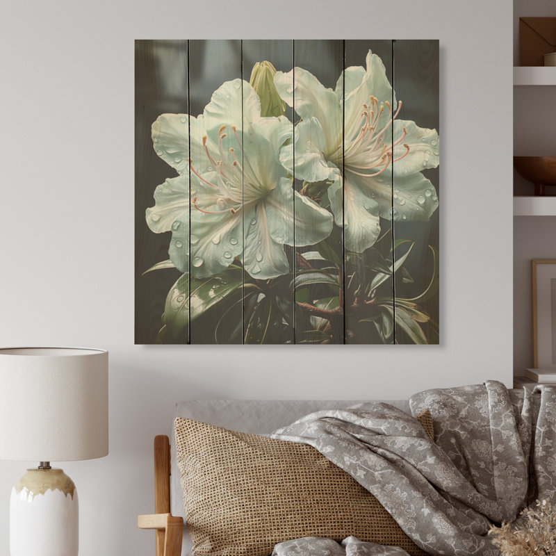 Rhododendron blanc, beauté réaliste I - Art sur bois de rhododendron sur bois de pin naturel, H 36 po x l 36 po