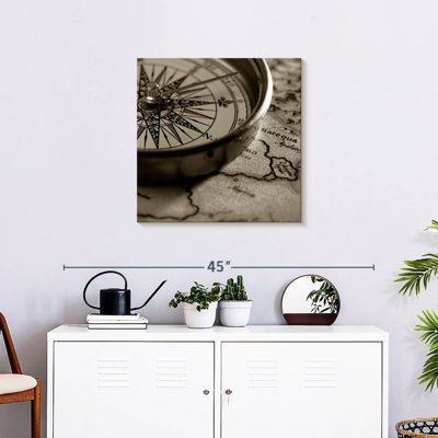 Aletra Vintage Compass
