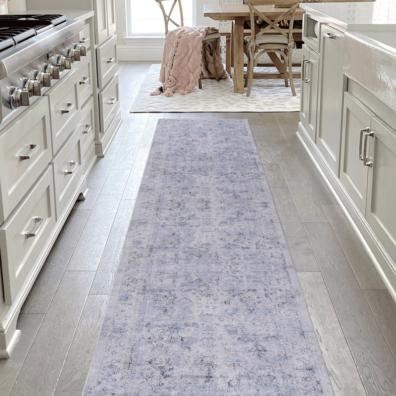 Lint-free, stylish, stain-resistant area rug, Runner 2'6" x 10'