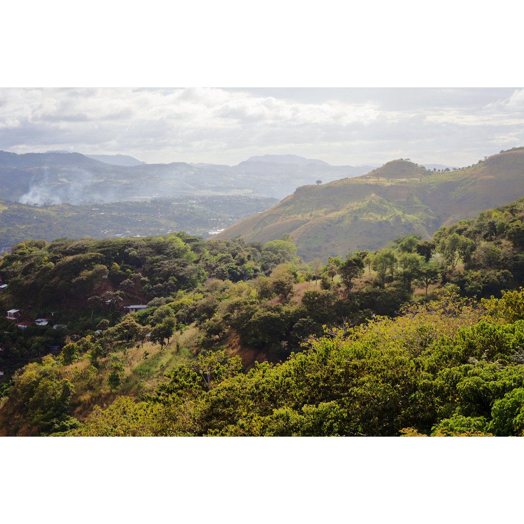 Matagalpa Hills von Christa Boaz - Druck auf Leinwand ohne Rahmen