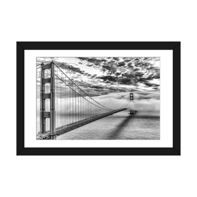 «Evening Commute», reproduction de photo sur toile, H 24 po x l 32 po x P 1 po, Papier d'art encadré noir, Blanc