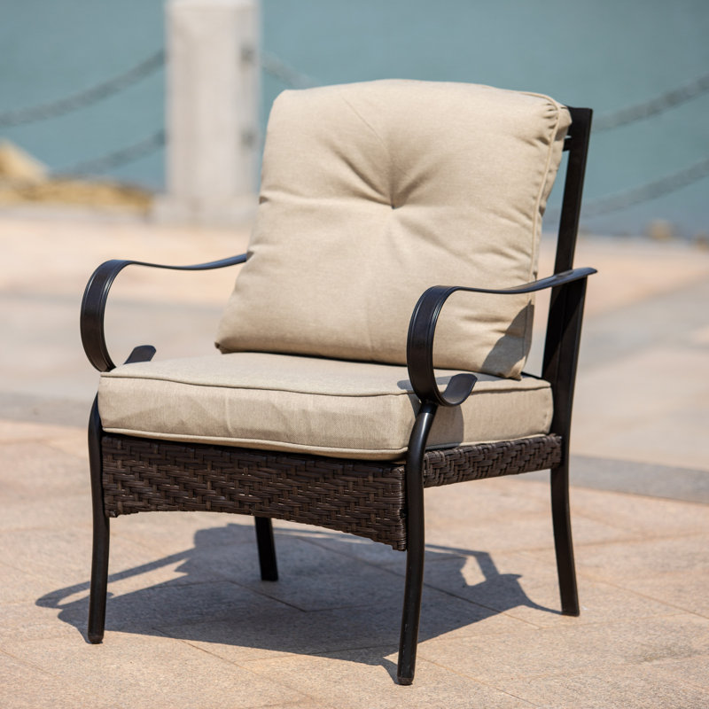 Chaise simple d'extérieur en acier avec coussins beiges Leticia