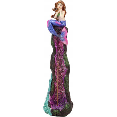 Figurine Lafiel sirène Ariel assise sur un cristal de quartz