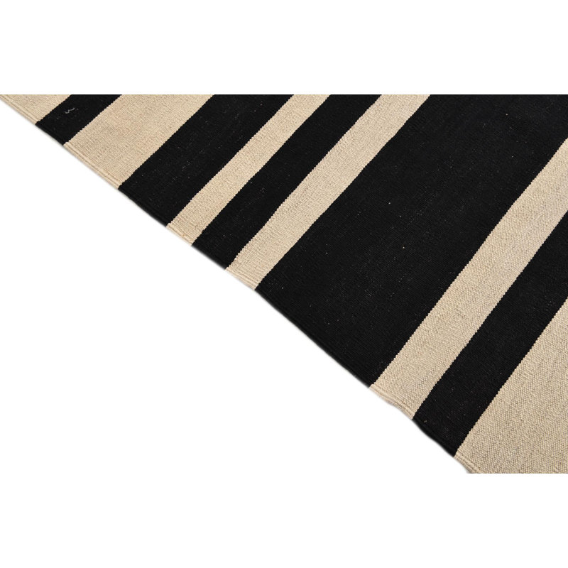 Tapis noir et blanc 5x8 Pegues