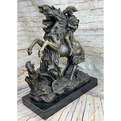 Reproduction de statue en bronze de Napoléon Bonaparte traversant les Alpes 20 po x 16,5 po
