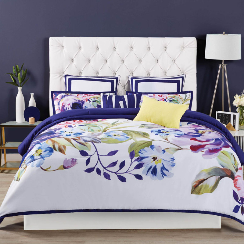 White Full Microfiber Comforter Set with Edge Embellishment