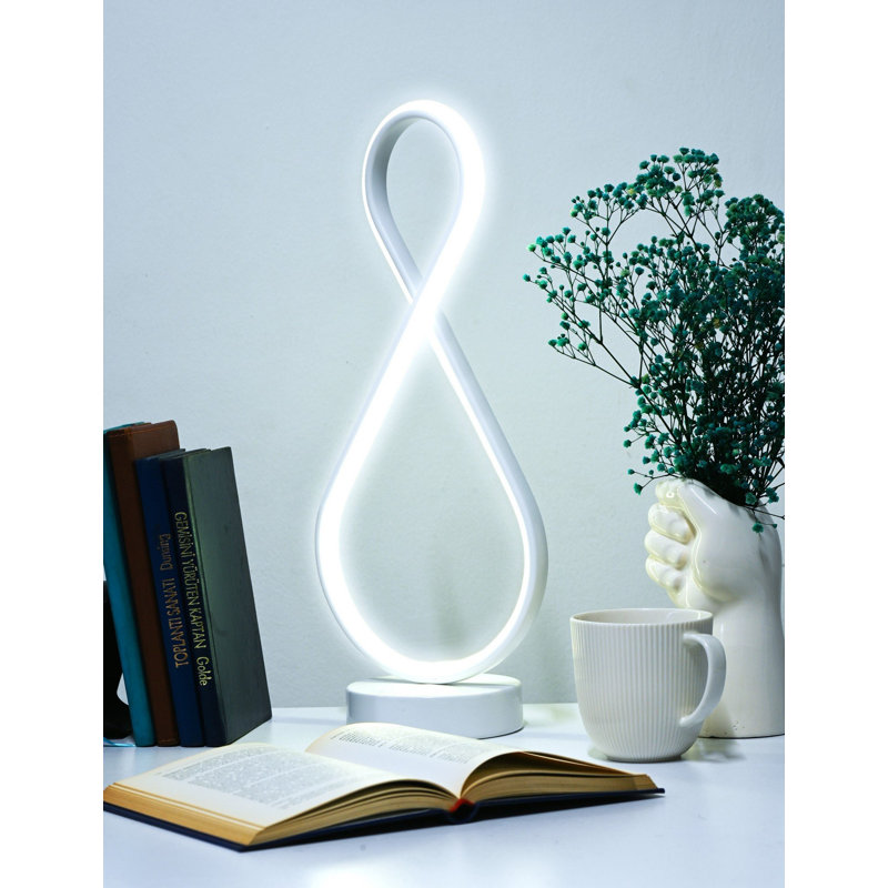 Lampe de table moderne, corps en aluminium blanc, 17,7 po x 9,4 po x 17,7 po | Base en fer à revêtement électrostatique (4,7 pouces) | Adaptateur CC 12 V 1 A, cordon de 250 cm | Performance énergétique A +, durée de vie de 20 000 heures et plus | Éclairage élégant et écoénergétique