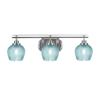 Barre d'éclairage de salle de bain 3 lumières Scituate en nickel brossé, verre turquoise 6 po