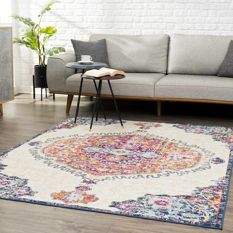Tapis oriental ivoire / orange / bleu marine Favreau, Rectangle 5 pi 3 po x 7 pi