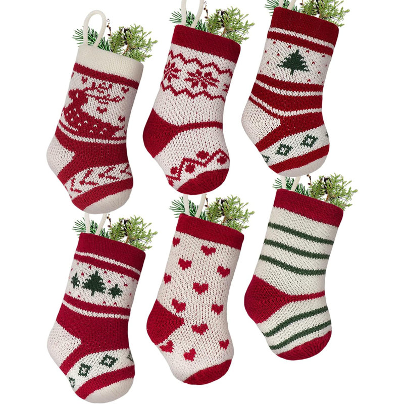 Ensemble de 6 mini chaussettes de Noël