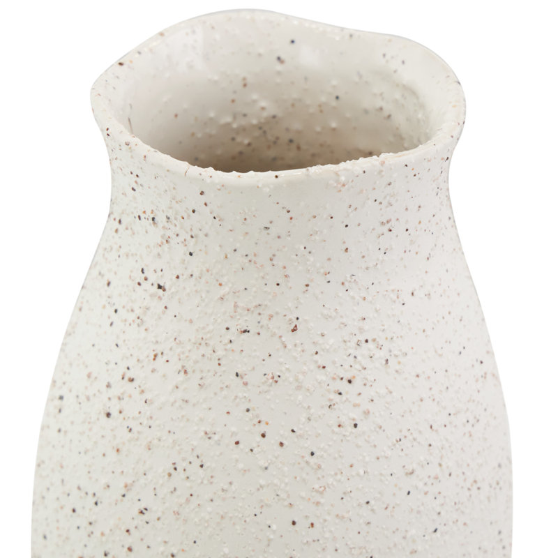 Vase ondulé en céramique avec détails texturés mouchetés  Cole, H 15,85 po x l 6,2 po x P 6,15 po