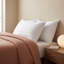 Oreiller pour lit de luxe luxueux à refroidissement alternatif avec support moelleux à rayures en satin-1125884136