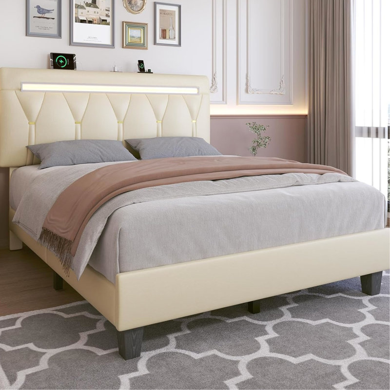 Base de lit grand format avec système de DEL et station de charge, tête de lit réglable pour plus de confort. Mood 60000+ modes d'éclairage dynamiques. Mousse d'insonorisation au design sonore, similicuir bois de chêne