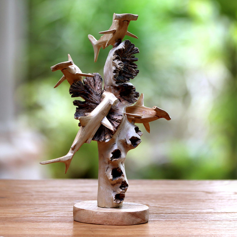 Figurine en bois hammerhead de fête Beale