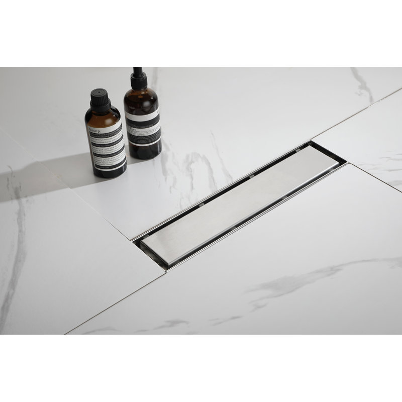 Caniveau de douche linéaire, 30,5 cm (12 po), acier inoxydable, nickel brossé, avec pattes de nivellement et bride.