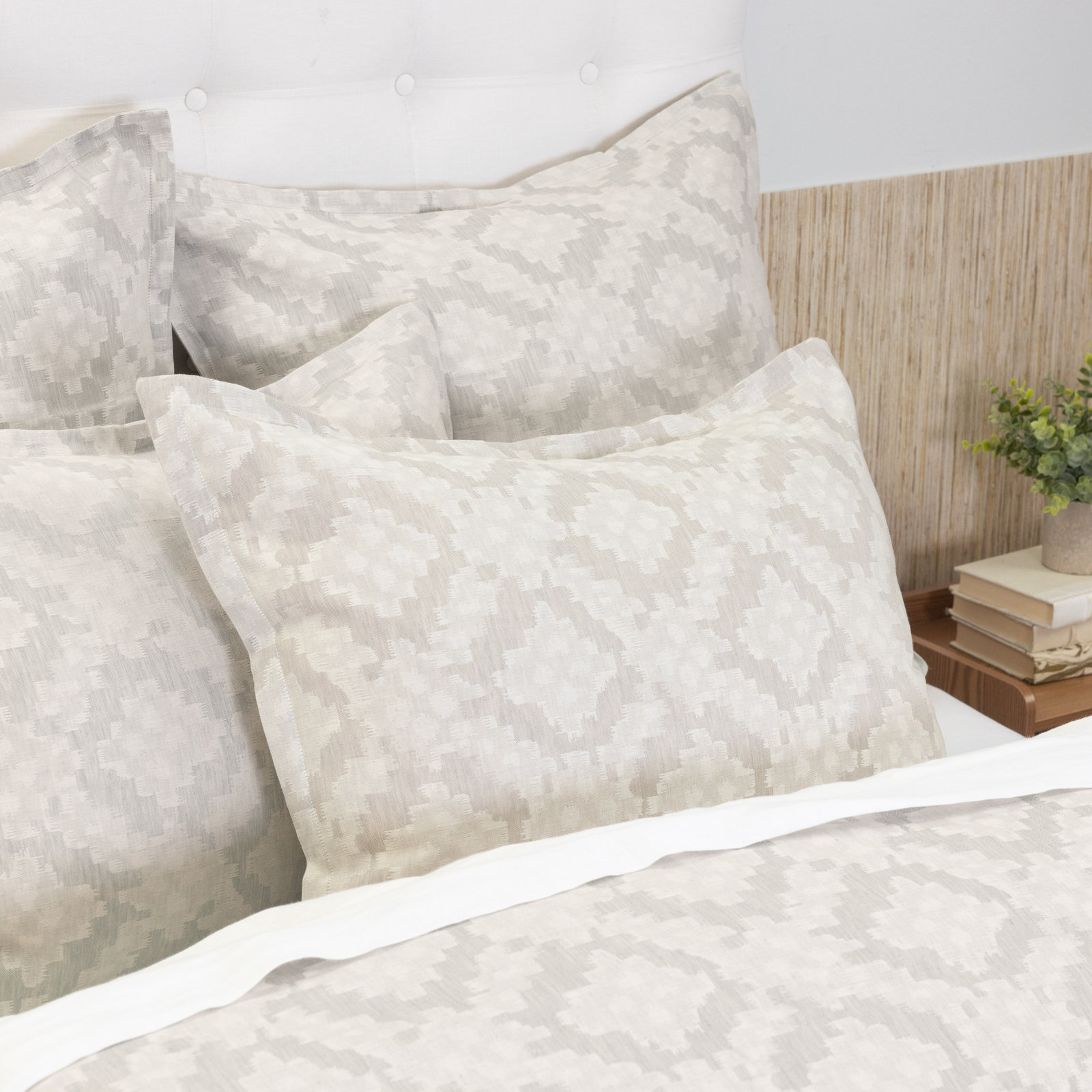 Alajuwon Linen Duvet Cover Set, Queen Duvet Cover & Insert + 2 Standard Shams
