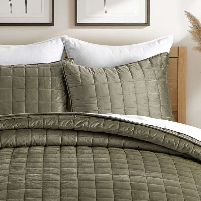 Box Stitch PearlVelvet Quilt set, Queen Quilt + 2 Standard Shams, Moss Green