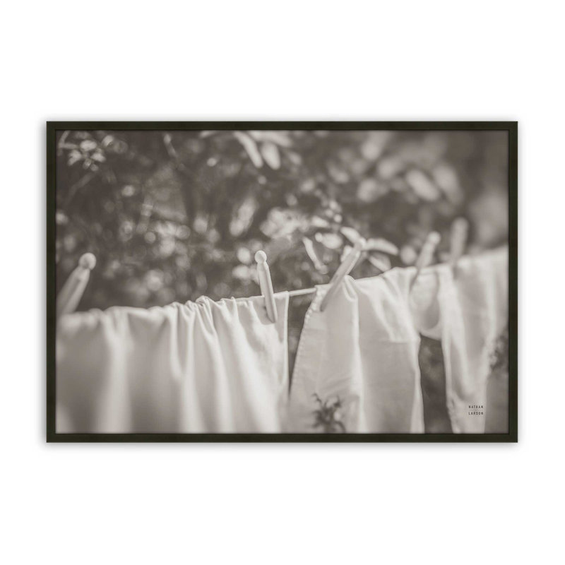 «Laundry Day I Neutral» par Nathan Larson, reproduction d'art, L 48 x H 32, Noir, Impression encadrée