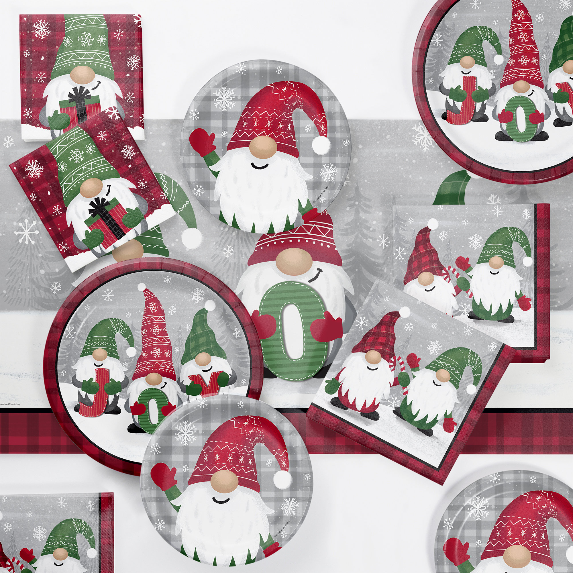 Christmas Holly Paper Plates, 24 ct