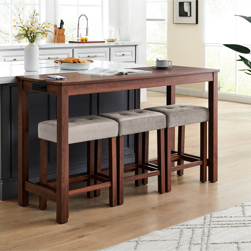 Table de bar et chaise 4 pièces avec ports de charge, table de 59 pouces, 3 tabourets en lin confortables résistants aux éclaboussures, pieds en bois massif, moyeu encastré peu encombrant, tabourets rembourrés, pour chambre industrielle
