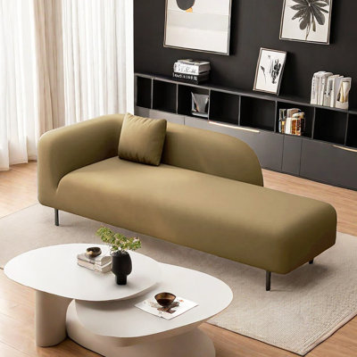 Chaise longue intérieure confortable: Chaise longue rembourrée avec cadre en bois massif