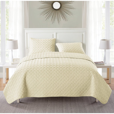 Nina Embossed Basketweave Quilt Set