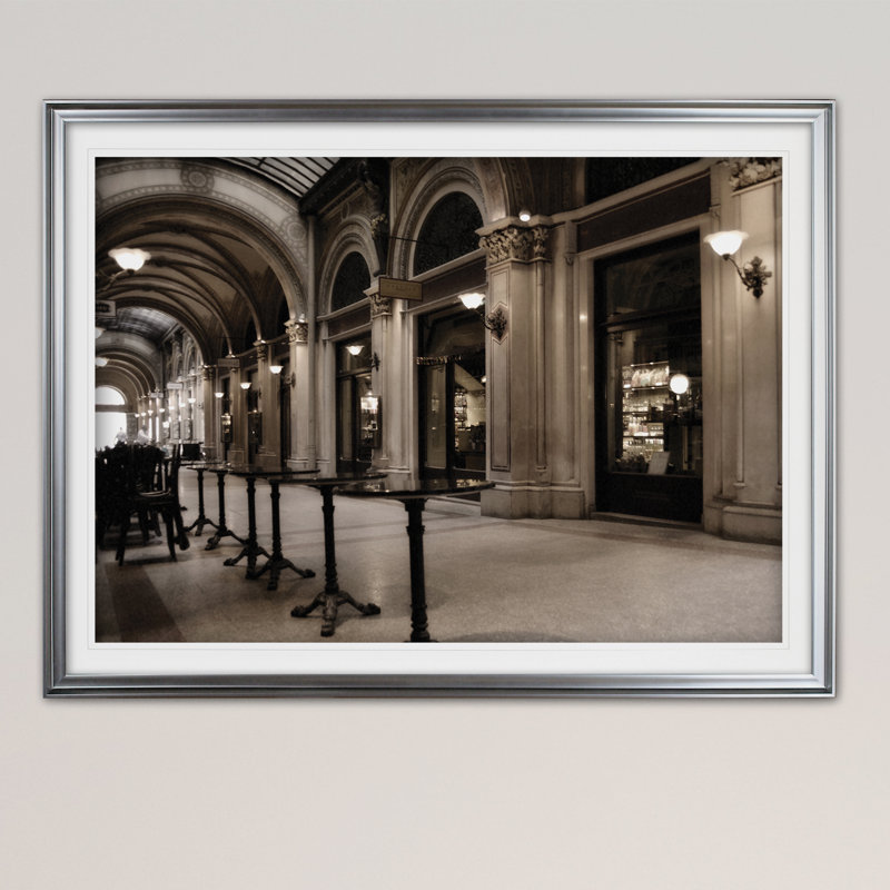 «In the City of Vienna», reproduction de peinture acrylique encadrée, Argent, H 24 po x l 32 po x P 1,5 po