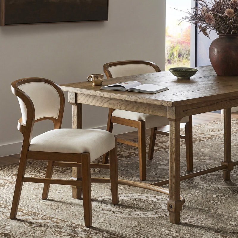 Chaise rembourrée moderne Bellamy, Coussin beige / structure en noyer