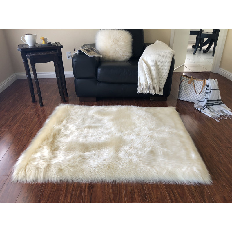 Tapis crème foncé luxueux Wieland, Carré 8 pi