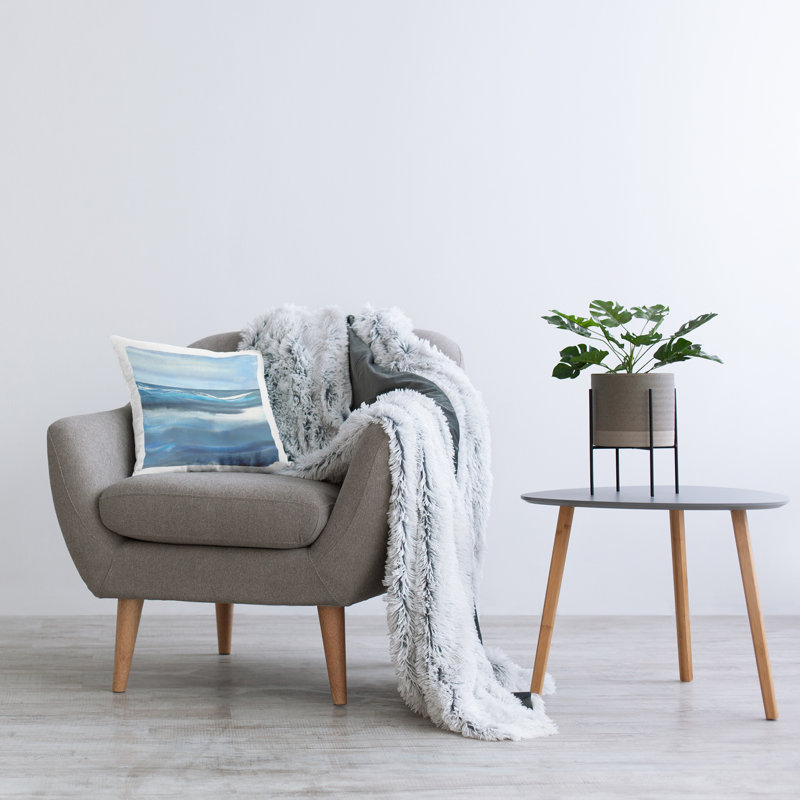 Coussin Calm Expanse of Ocean Waves