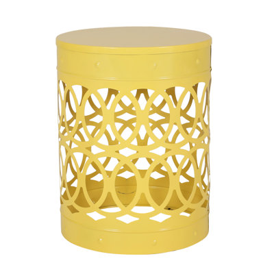 Grande table d'extérieur en métal jaune, structure taillée en fer chic, fer thermolaqué, sans assemblage - table de bout à motif moderne, problème