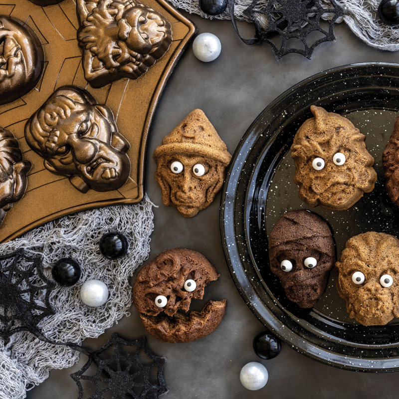 Casseroles en forme de monstre